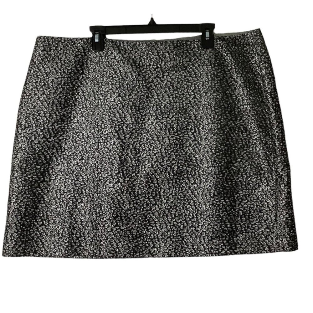 LOFT Black and White Floral Skirt